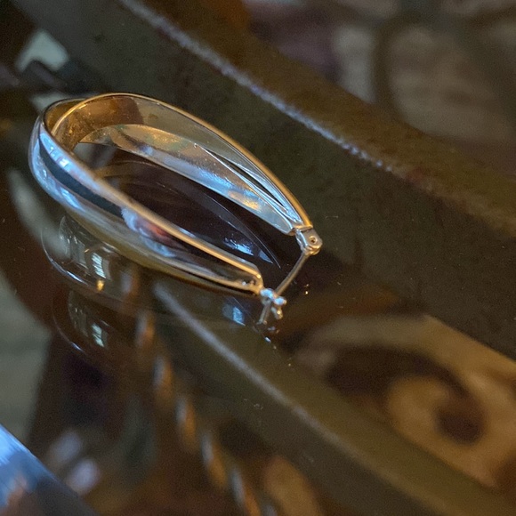 NWT Oval Hoop Intertwined Two-Tone Silver & Gold Plated Shiny Earrings - Picture 6 of 8